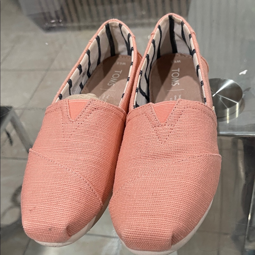 TOMS Women's Coral Slip-On Flats